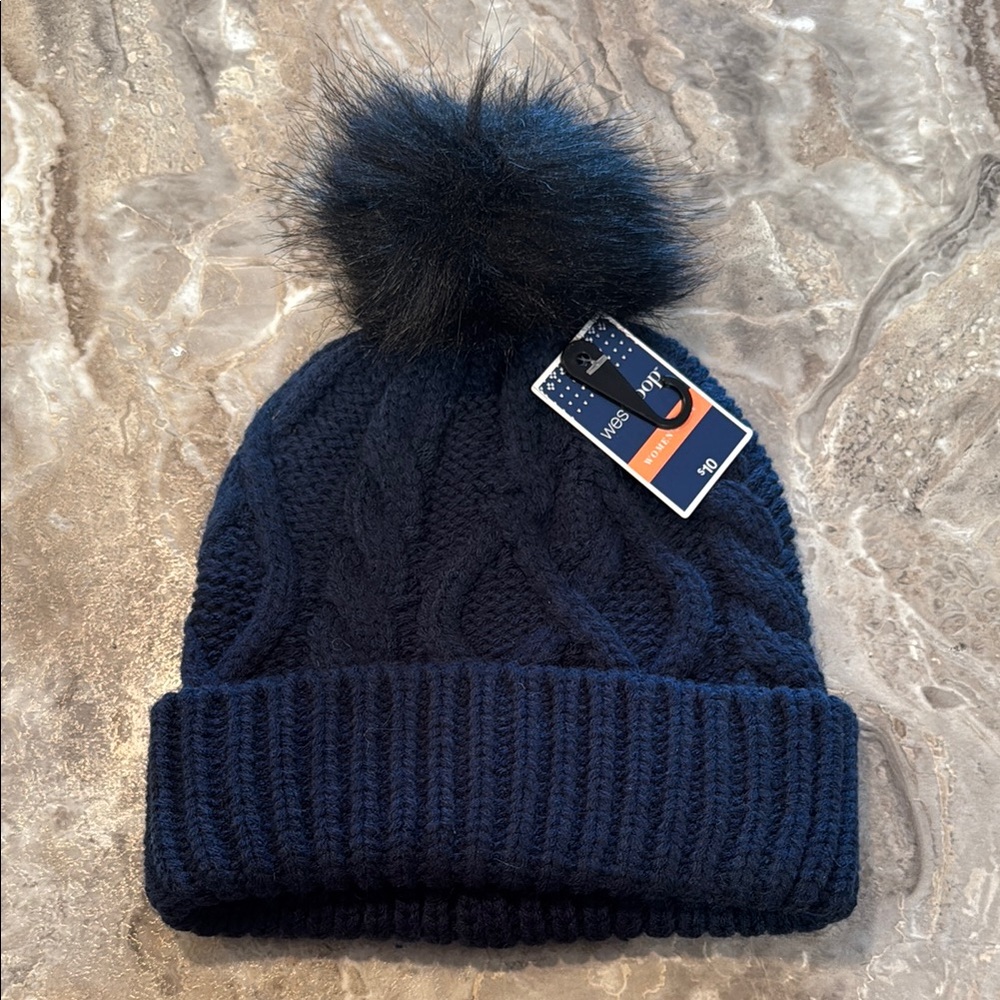 Cable knit navy blue pom pom winter hat